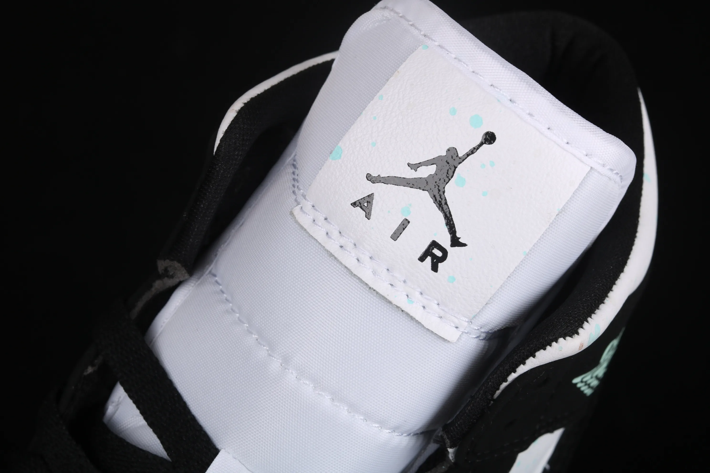 All categories Air Jordan Jordan series basketball shoes Air Jordan 1 Mid Air Jordan 1 Mid AJ1 Joe 1 black and white color luminous starry mid-top BQ6931-103